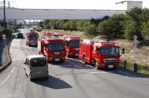 En la foto, Equipos de rescate desplegados en la ciudad de Yatsushiro (Japón), tras el terremoto de 7,1