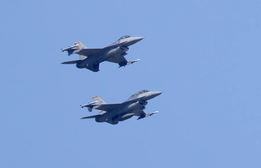 En la foto, aviones de combate F-16 de la Fuerza Aérea estadounidense