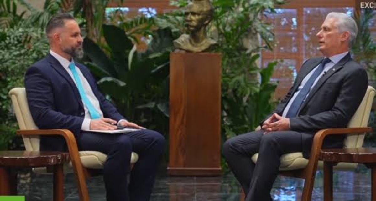 La frase que pocos escucharon 1 En la foto, Díaz-Canel con el periodista Oliver Zamora