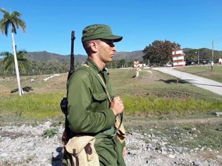En la foto, un soldado cubano