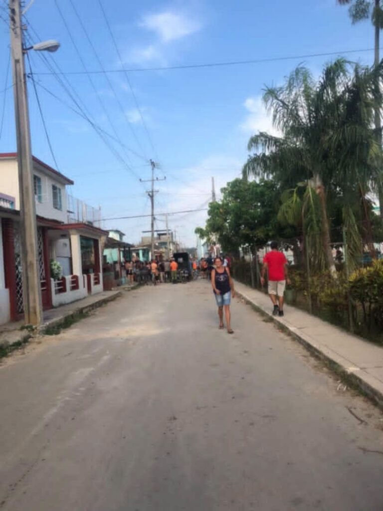 El tiburón de Bejucal se moja, pero (no) salpica 3 El tiburón de Bejucal se moja, pero (no) salpica