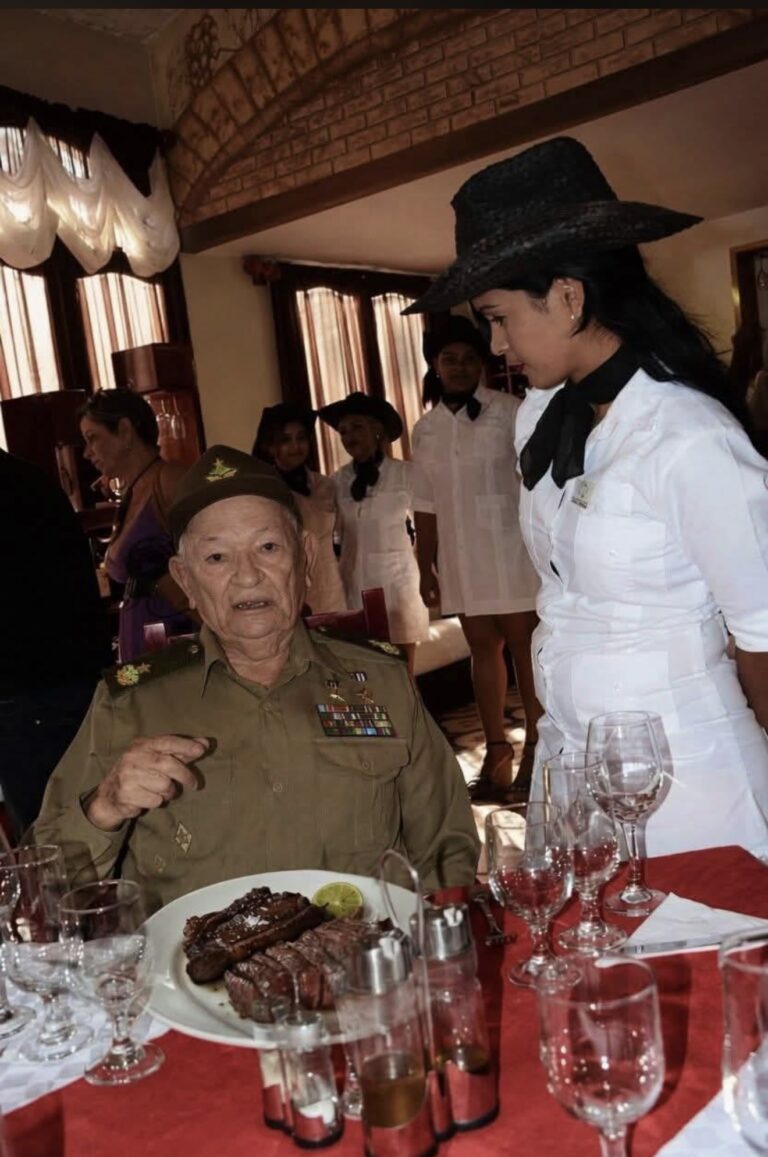 El lujo del Comandante 1 El lujo del Comandante