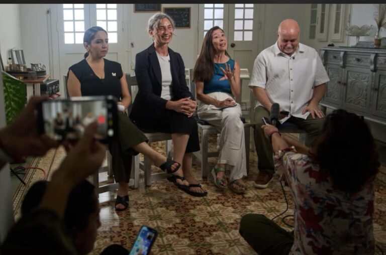 Cuatro congresistas demócratas visitan Cuba y se reúnen con Miguel Díaz-Canel