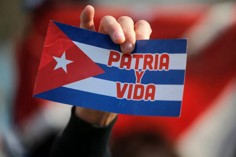 La patria no es dejar atrás lo que amamos 3 La patria no es dejar atrás lo que amamos