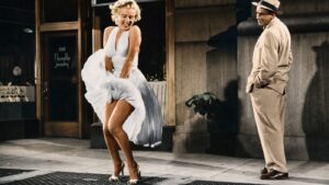Marilyn Monroe con vestido blanco en una escena de La comezón del séptimo año