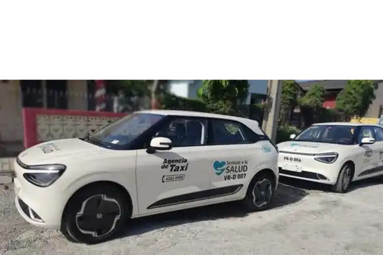 Villa Clara incorpora nuevos autos para hemodiálisis, un servicio básico que la dictadura convierte en propaganda