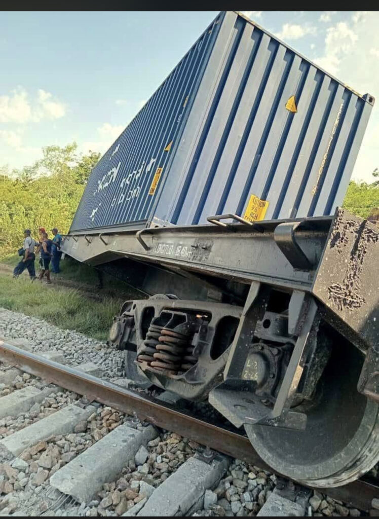 Otro tren descarrilado y un régimen sin encontrar el camino