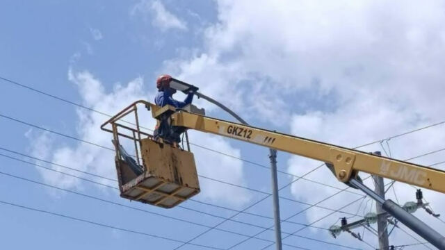 Desaparecen las luminarias fotovoltaicas de varias avenidas de Santiago de Cuba
