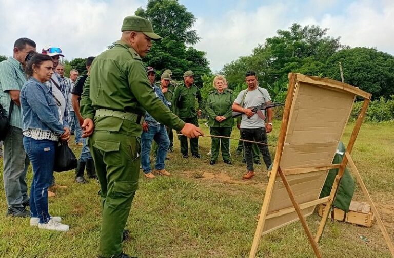 Fomentos acoge el Día Nacional de la Defensa como si estuviera en el siglo XIX