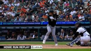 En la foto, Murakami conecta jonrón de ventaja para White Sox
