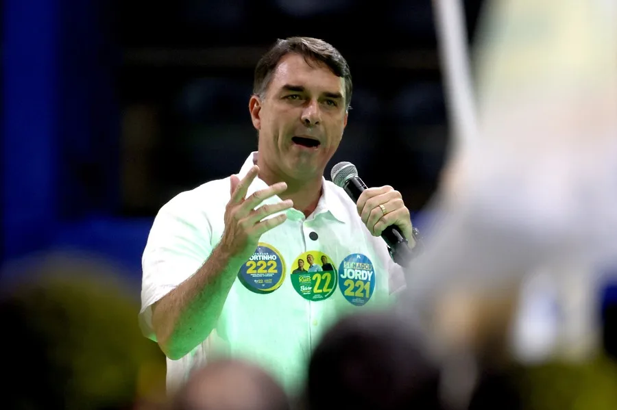 En la foto, el candidato presidencial brasileño Flávio Bolsonaro
