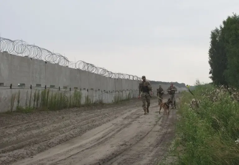 Al menos tres muertos y 25 heridos en ataque ucraniano contra la región rusa de Bélgorod 1 En la foto, Tropas ucranianas patrulla la frontera entre Ucrania y Bielorrusia
