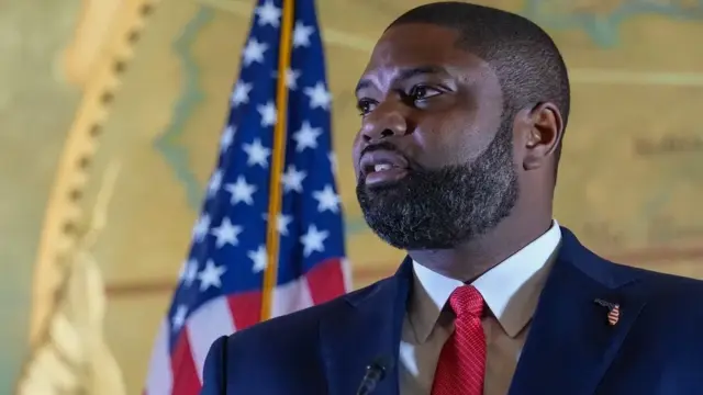 En la foto, El candidato republicano a gobernador de Florida, el congresista Byron Donalds, durante un evento en la Torre de la Libertad, en Miami