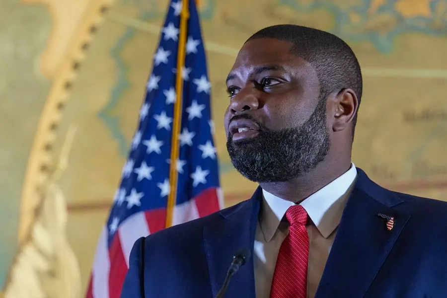 El candidato republicano a gobernador de Florida apoya a Trump «en la caída del régimen» de Cuba 4 En la foto, El candidato republicano a gobernador de Florida, el congresista Byron Donalds, durante un evento en la Torre de la Libertad, en Miami