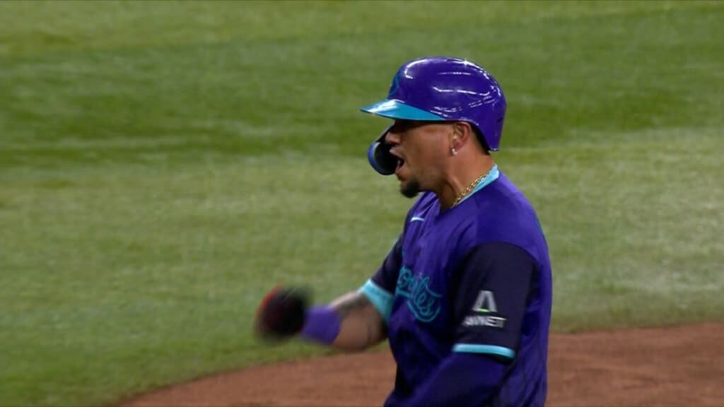 Triple de 2 carreras de Ildemaro Vargas impulsa triunfo de Diamondbacks sobre Reds 2 En la foto, Ildemaro Vargas