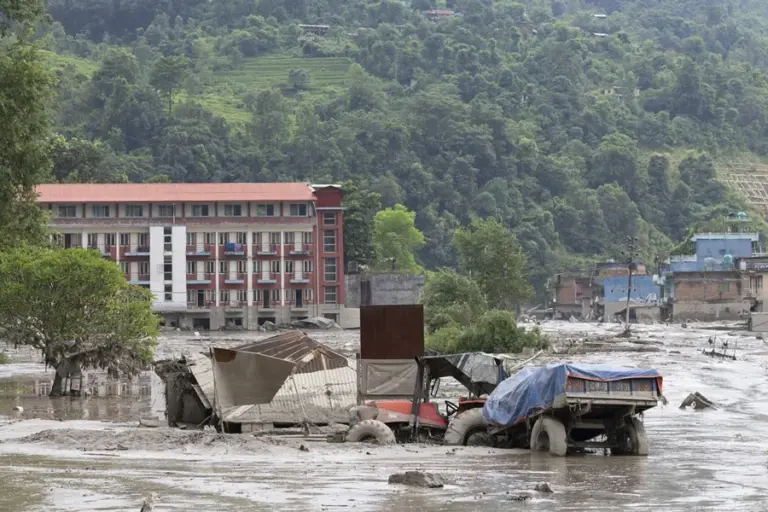 En la foto, Vista el 26 de agosto de 2026 del desastre tras la riada, en el distrito de Nuwakot (Nepal)
