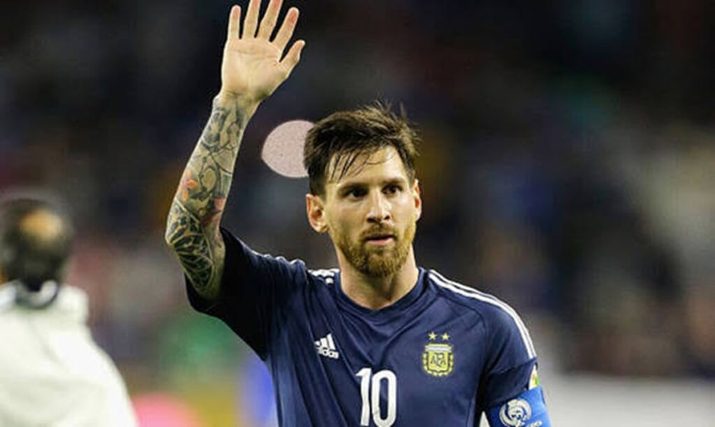 En la foto, Lionel Messi deja la selección