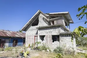 En la foto, Fuertes réplicas en la isla indonesia de Flores cinco días después del terremoto de 7,7