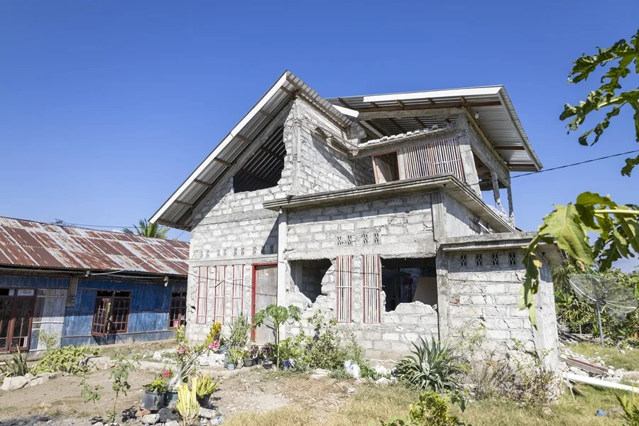 Fuertes réplicas en la isla indonesia de Flores cinco días después del terremoto de 7,7 2 En la foto, Fuertes réplicas en la isla indonesia de Flores cinco días después del terremoto de 7,7