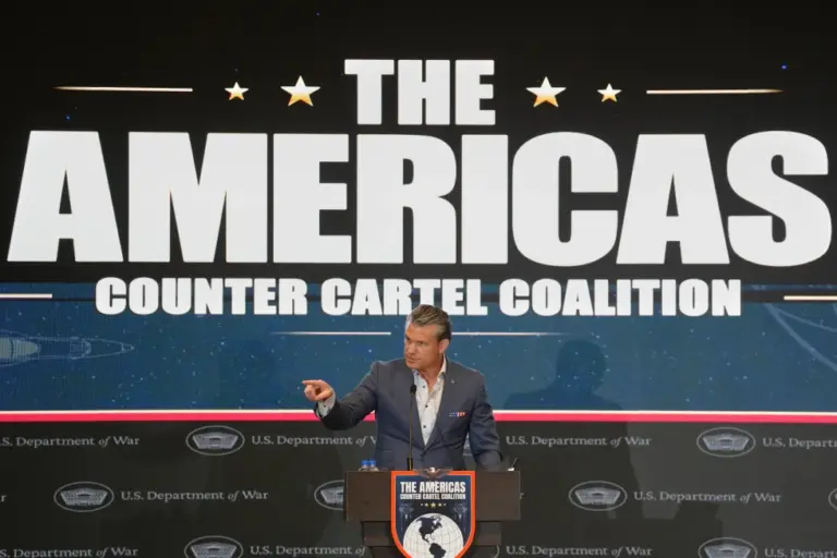En la foto, El secretario de Defensa de Estados Unidos, Pete Hegseth, durante el foro de la Coalición de las Américas Contra los Cárteles, el miércoles 12 de agosto de 2026, en Ciudad de Panamá