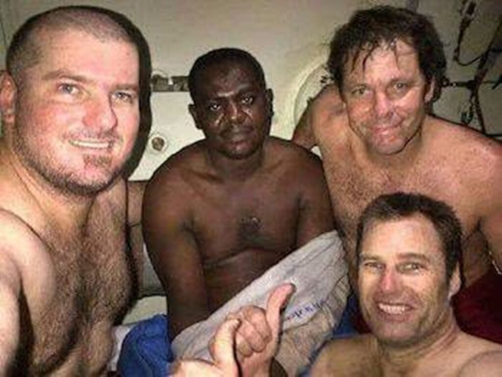 La mano que agarró al buzo