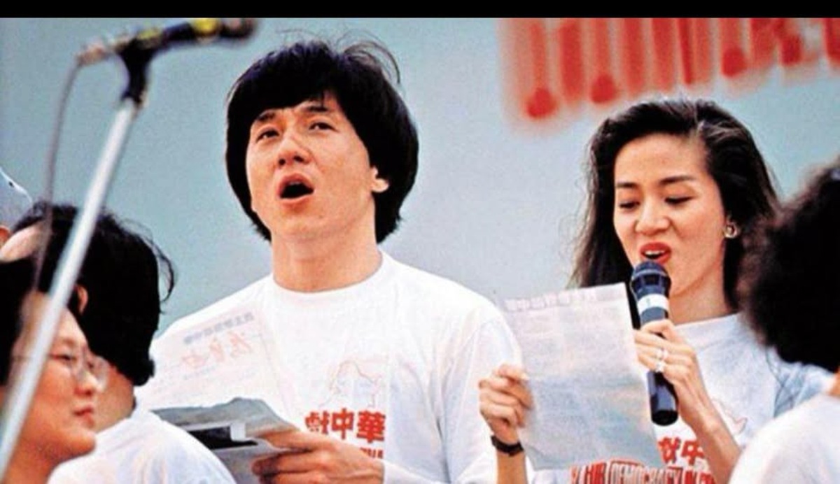 Jackie Chan: de la canción por los estudiantes al deseo de ser comunista 1 En la foto, Jackie Chan