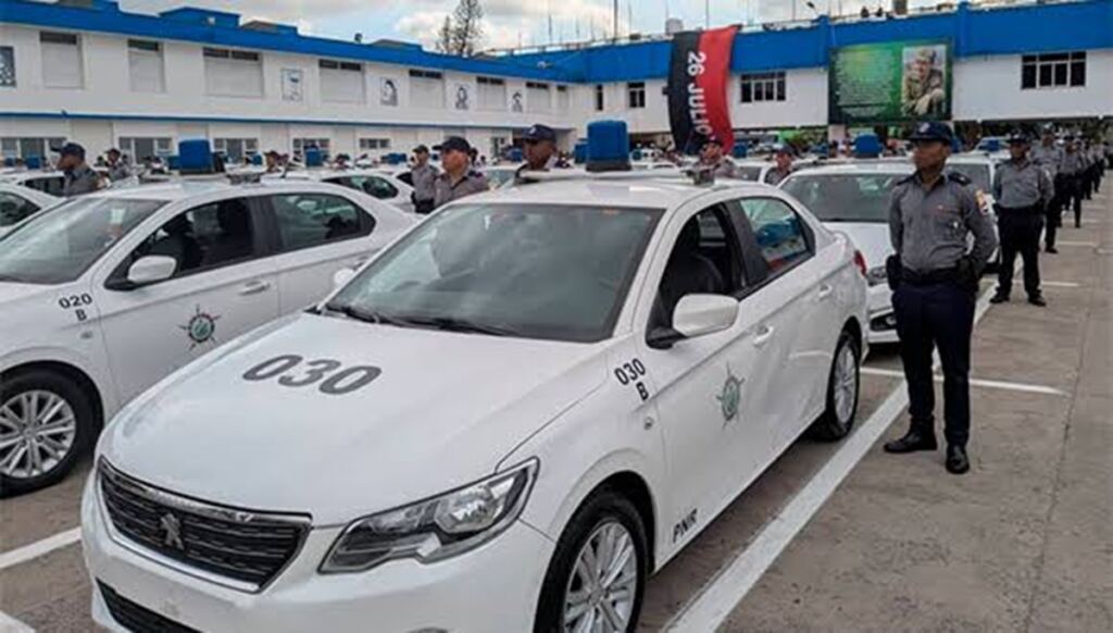 En la foto, la Policía cubana