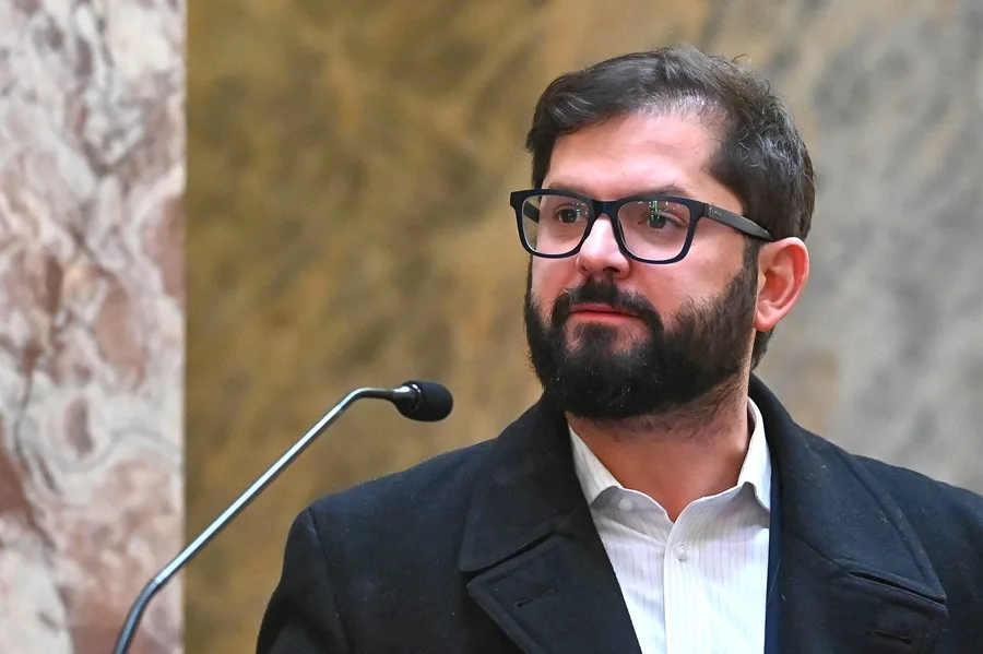 El expresidente Boric pide coherencia en la política y asegura que Maduro «se había robado las elecciones» 2 En la foto, El expresidente de Chile Gabriel Boric durante la apertura del tercer Congreso Panamericano este viernes, en el Palacio Legislativo en Montevideo (Uruguay)