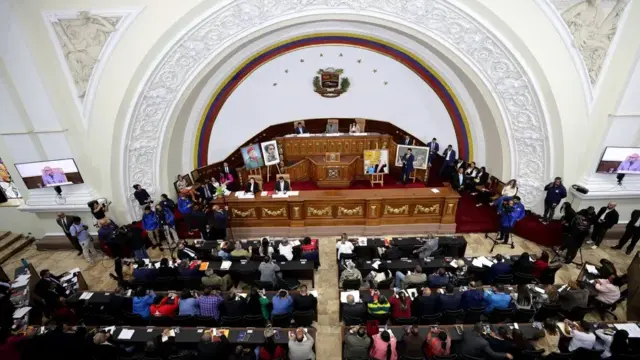 El Parlamento venezolano destituye al presidente del Grupo de Amistad con Estados Unidos 1 En la foto, una sesión en la Asamblea Nacional de Venezuela, en Caracas