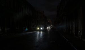 En la foto, La Habana apagada
