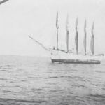 En la foto, la goleta Deering