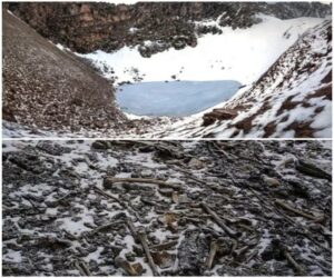En la foto, restos humanos en un lago en el Himalaya