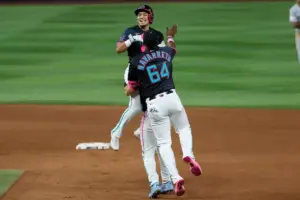 En la foto, Marlins celebra victoria ante Nationals