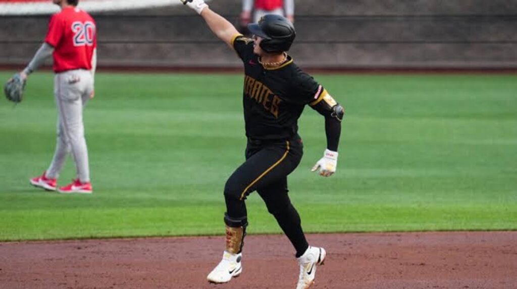 Lowe y Flores conectan jonrones y Pirates vencen a Red Sox en mala racha 3 En la foto, Brandon Lowe