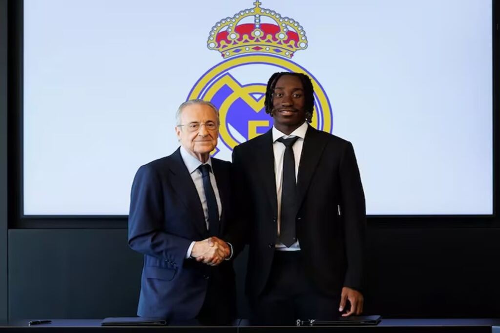 En al foto, Florentino Pérez y Yan Diomande