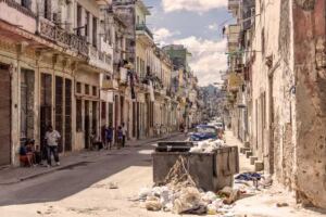 En la foto, Cuba es un país muerto