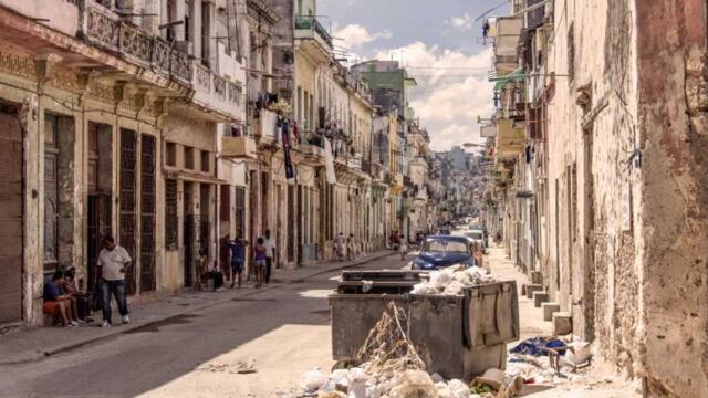 En la foto, Cuba es un país muerto