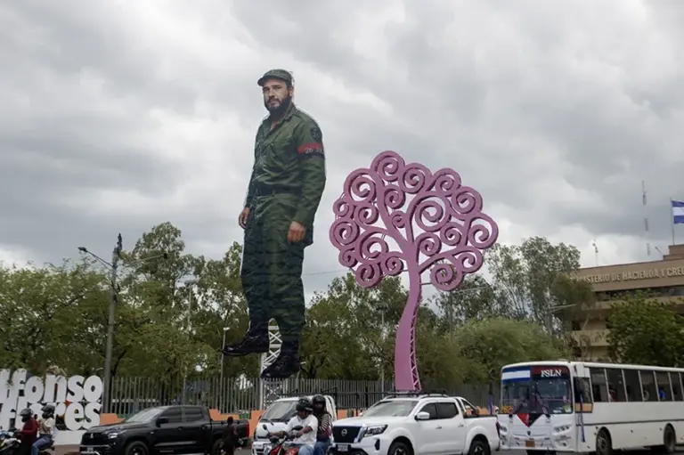 Rosario Murillo tilda de «traidores» a los críticos de la escultura de Fidel Castro en Nicaragua 1 En la foto, una escultura en honor al fallecido expresidente cubano Fidel Castro en Nicaragua