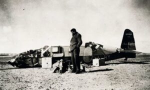En la foto, Antoine de Saint-Exupéry