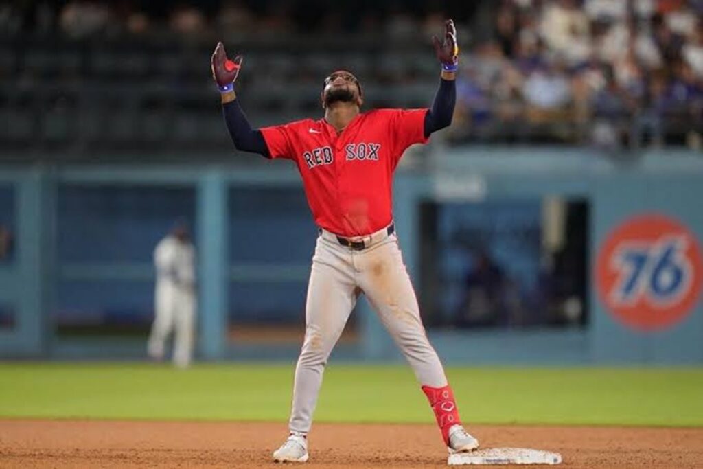 Ceddane Rafaela pega jonrón decisivo en triunfo de Boston ante Dodgers 2 En la foto, Ceddane Rafaela