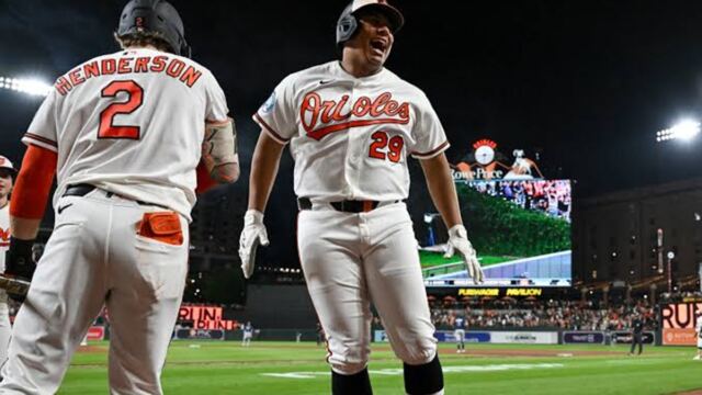 En la foto, Orioles deja al campo a Rays
