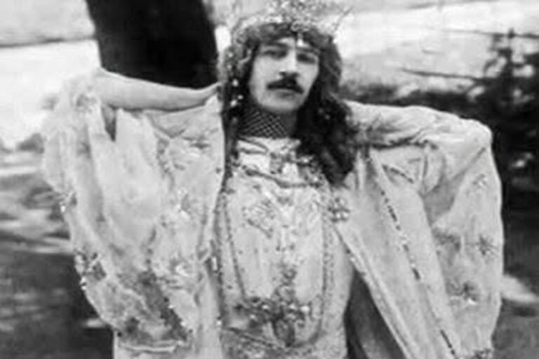 El marqués que se gastó una fortuna en vivir en un escenario 1 En la foto, Henry Cyril Paget