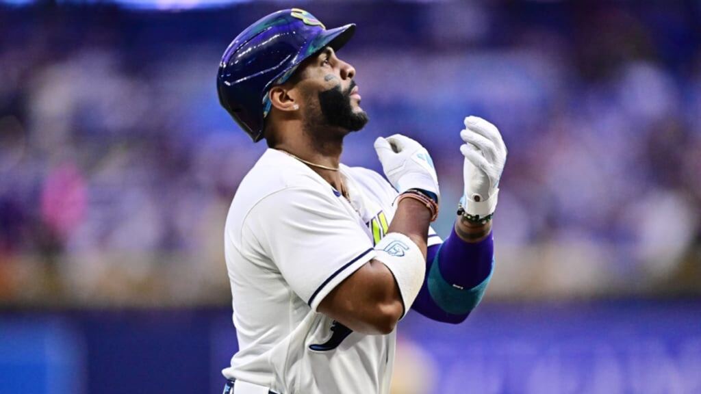 Vuelacercas de Díaz y Mullins guían a Rays, líderes de la Americana, a 80mo triunfo al vencer a Padres 5 En la foto, Yandy Díaz