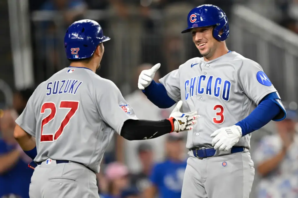 Alex Bregman firma primer juego en su carrera de tres jonrones 2 En la foto, Alex Bregman llega al home tras pegar uno de sus tres jonrones