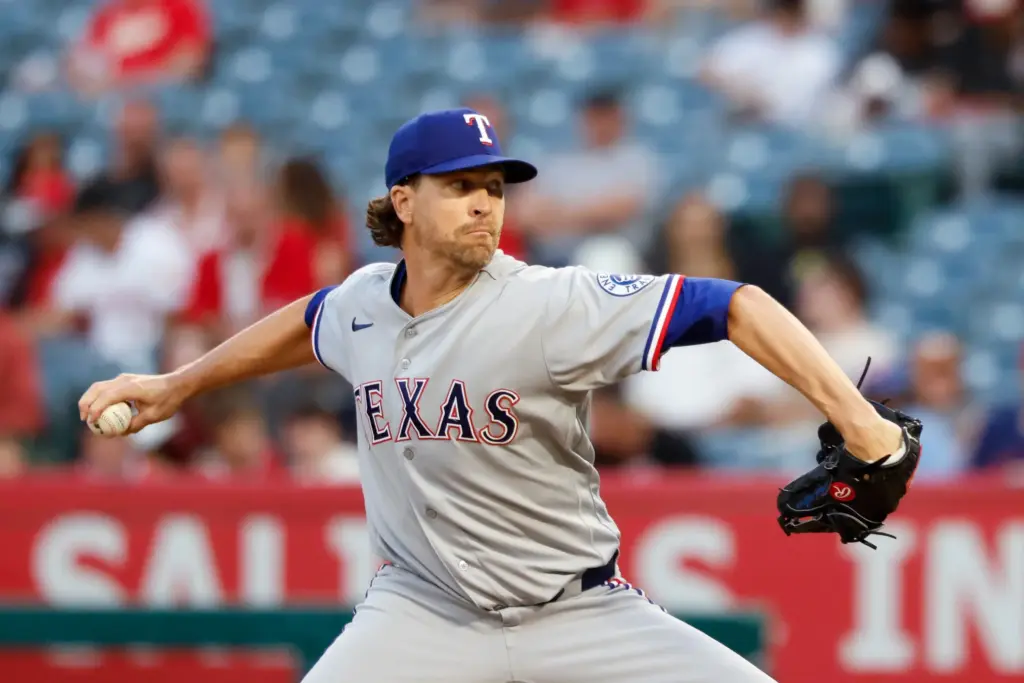 Angels blanqueó a Rangers con gran trabajo de Ureña 2 En la foto, El abridor de los Rangers, Jacob deGrom