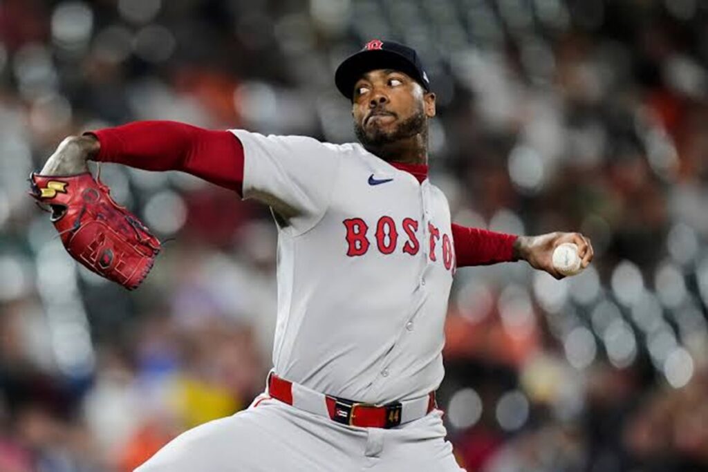 Andruw Monasterio anota la carrera de la victoria para Red Sox 2 En la foto, Aroldis Chapman