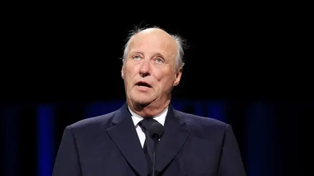 En la foto, el rey Harald V de Noruega