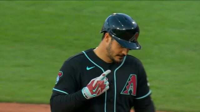 Arenado rompe el empate con sencillo productor y D-backs evita la barrida ante Red Sox 1 En la foto, Nolan Arenado