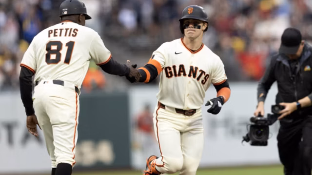 Los Gigantes vencen a D-Backs con jonrón de Drew Gilbert 1 En la foto, Drew Gilbert
