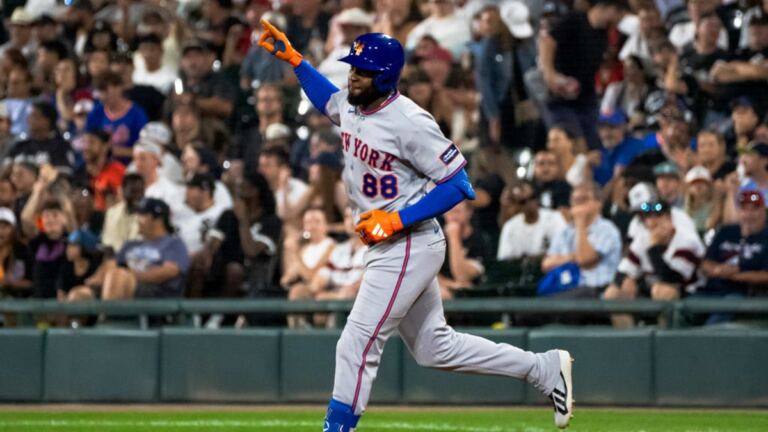 En la foto, Luis Robert jr.